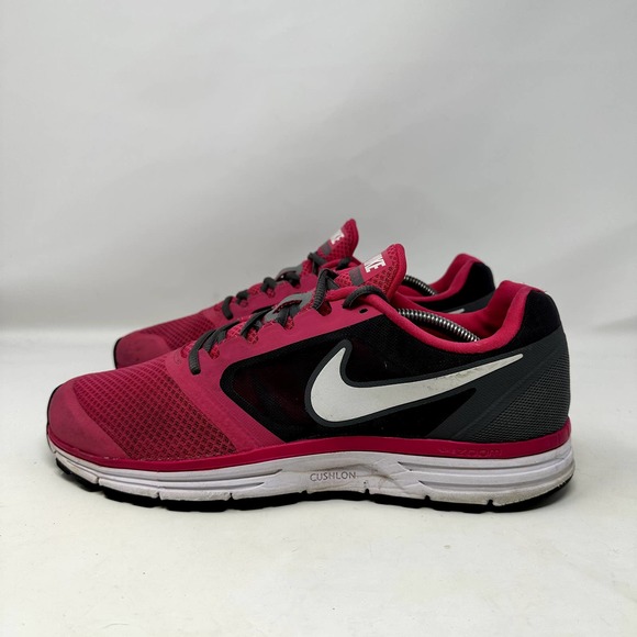 Nike Shoes - Nike Vomero 8